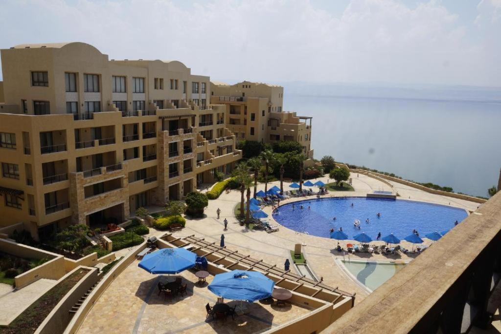 Spacious Apartments With Sea View At Samarah Resort Sweimeh エクステリア 写真