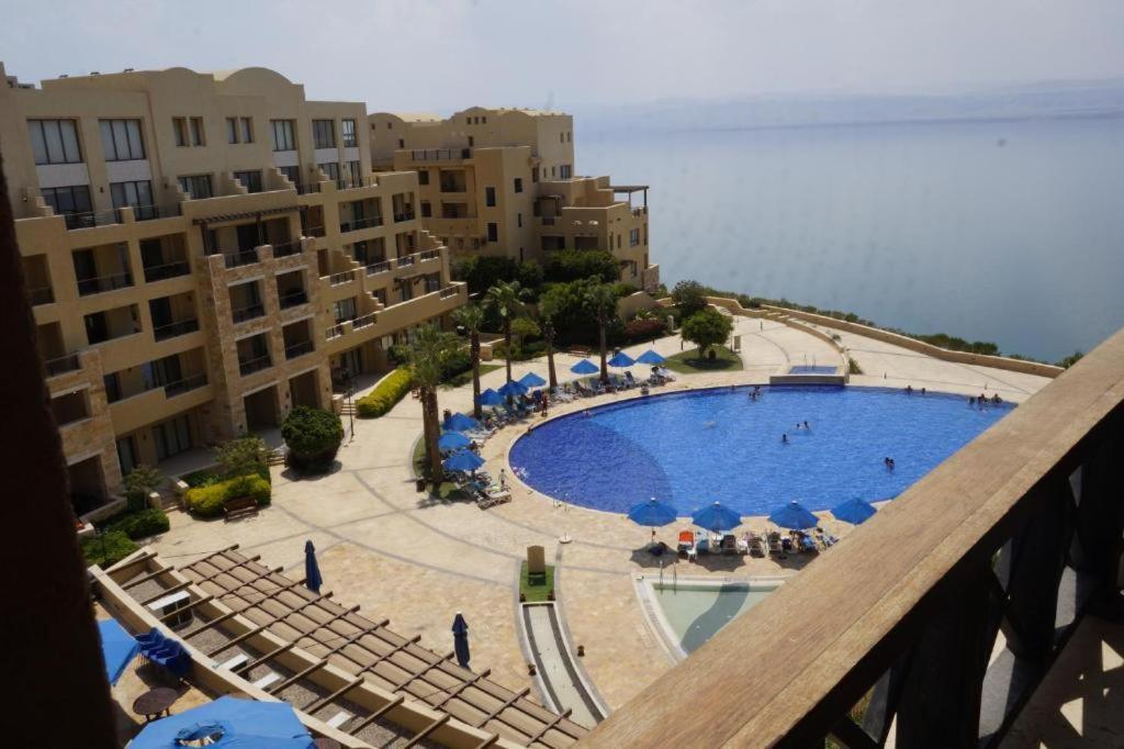 Spacious Apartments With Sea View At Samarah Resort Sweimeh エクステリア 写真