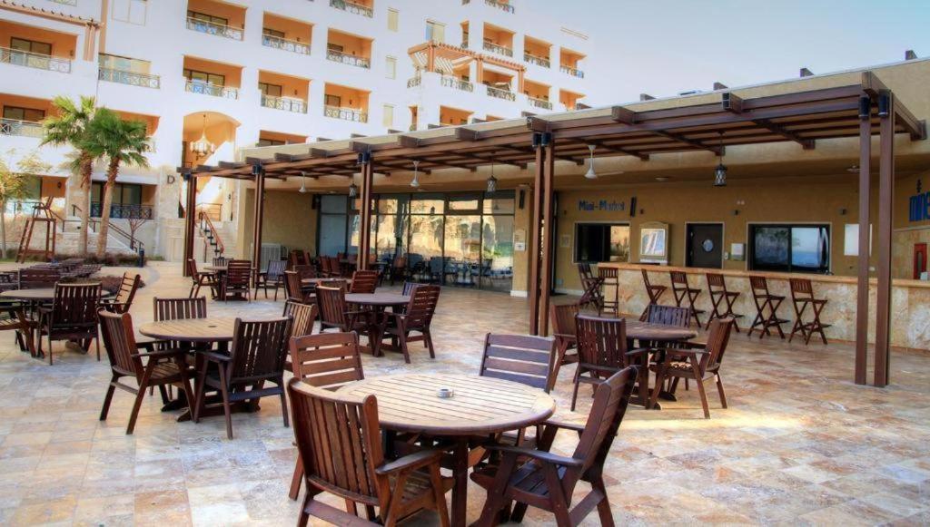 Spacious Apartments With Sea View At Samarah Resort Sweimeh エクステリア 写真