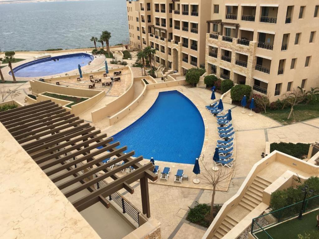 Spacious Apartments With Sea View At Samarah Resort Sweimeh エクステリア 写真