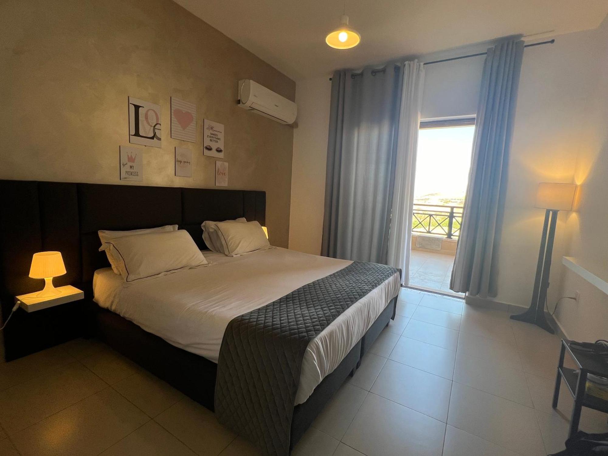 Spacious Apartments With Sea View At Samarah Resort Sweimeh エクステリア 写真