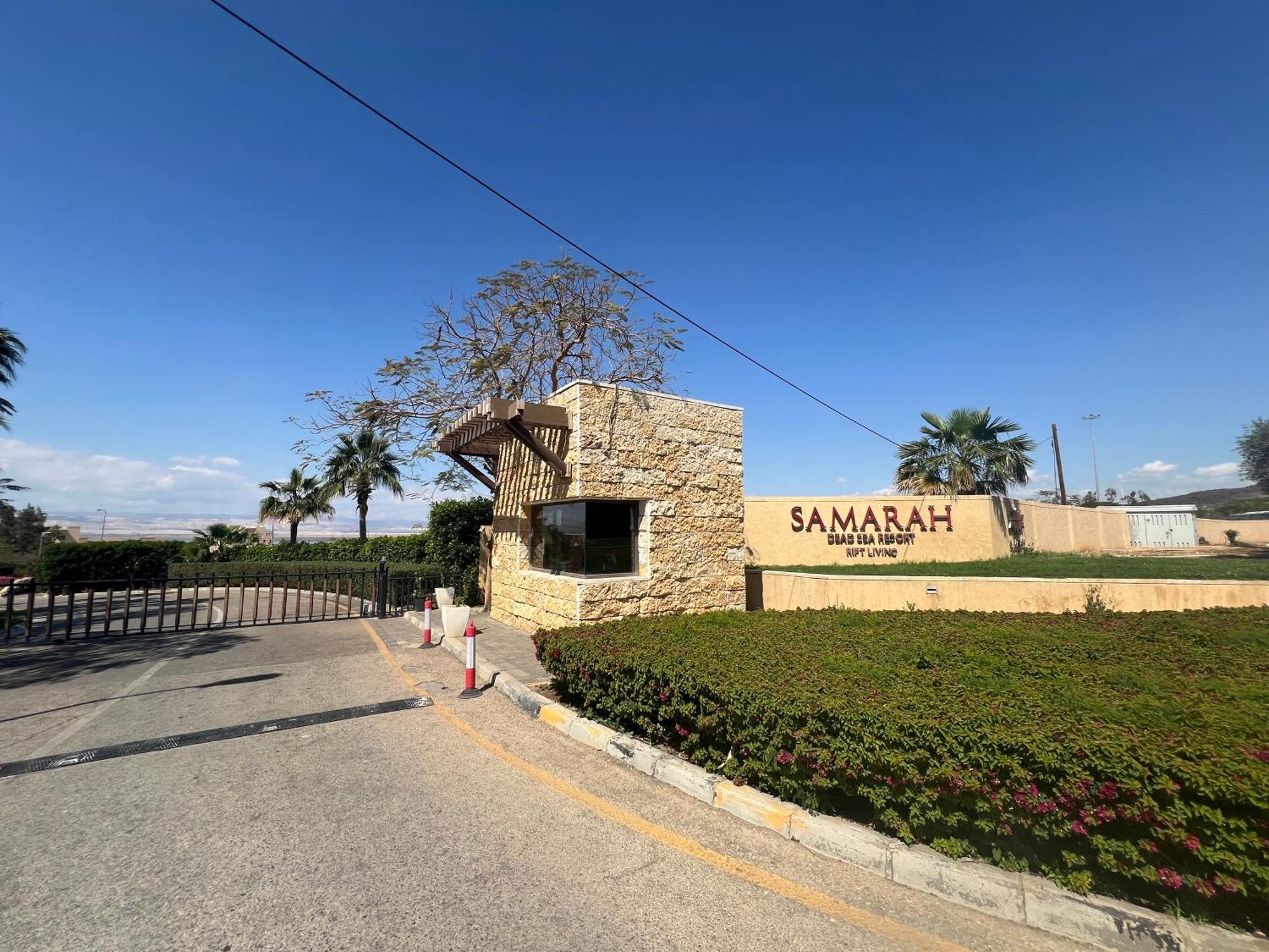 Spacious Apartments With Sea View At Samarah Resort Sweimeh エクステリア 写真