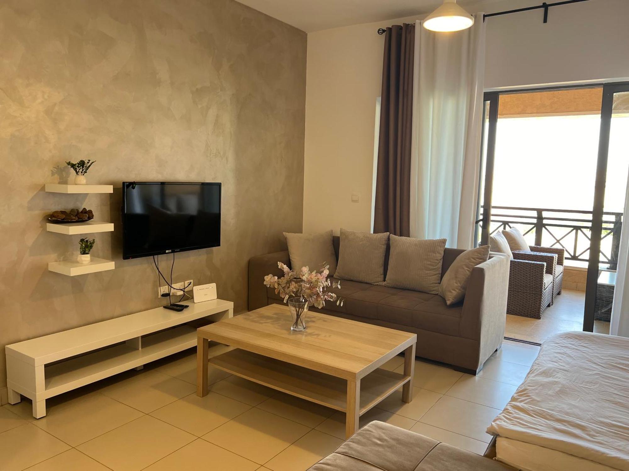 Spacious Apartments With Sea View At Samarah Resort Sweimeh エクステリア 写真